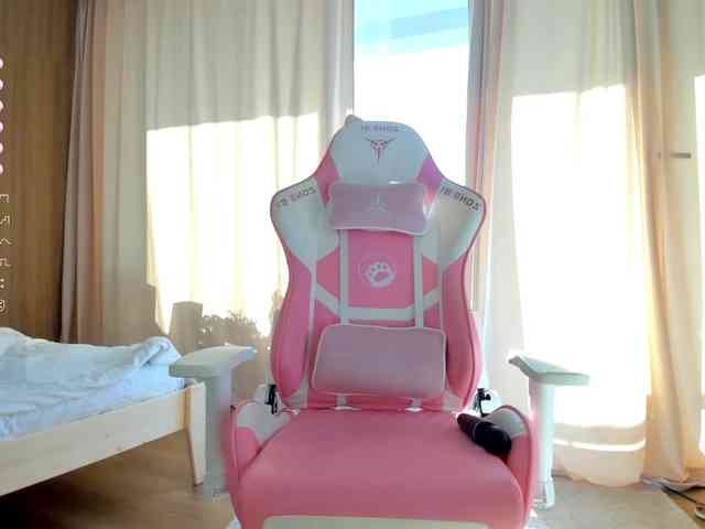 Naomimif webcam