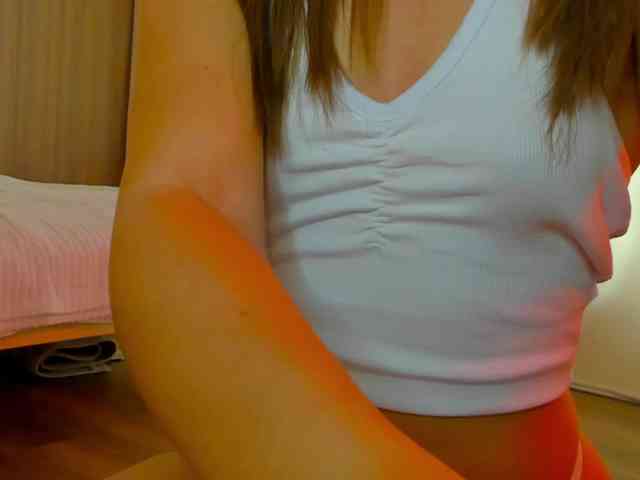 Naomimif webcam