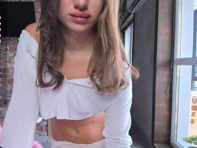 Naomimif webcam