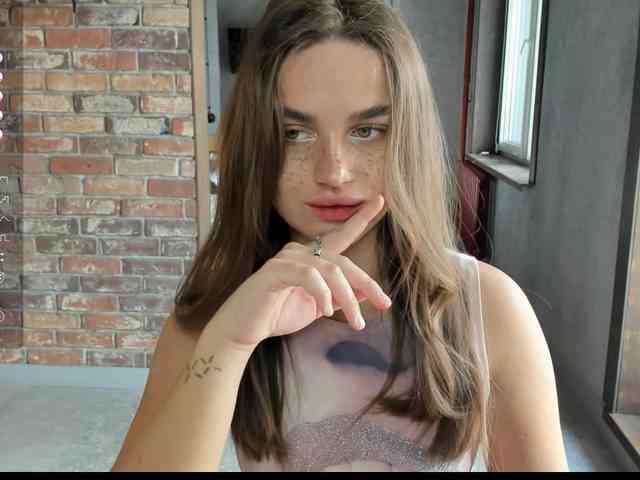 Naomimif webcam