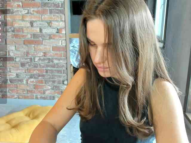 Naomimif webcam