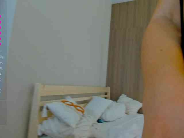 Naomimif webcam
