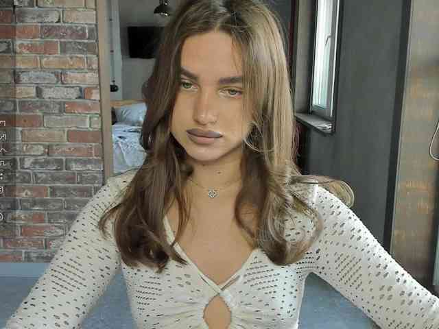 Naomimif webcam