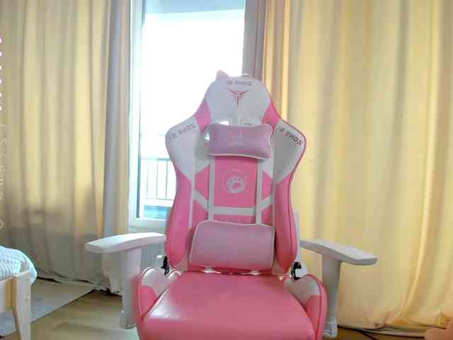 Naomimif webcam