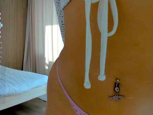 Naomimif webcam