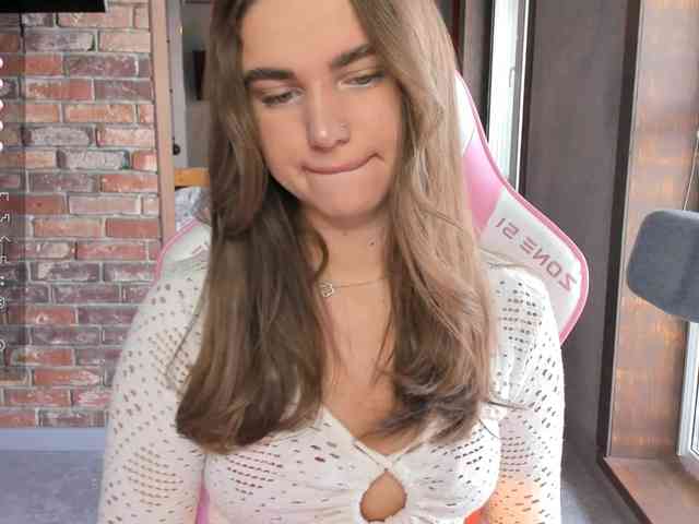 Naomimif webcam