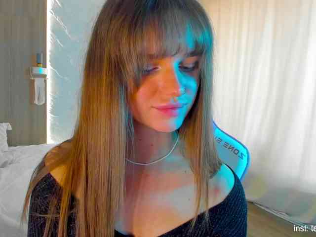 Naomimif webcam