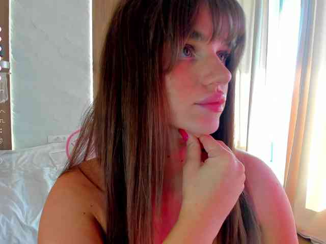 Naomimif webcam