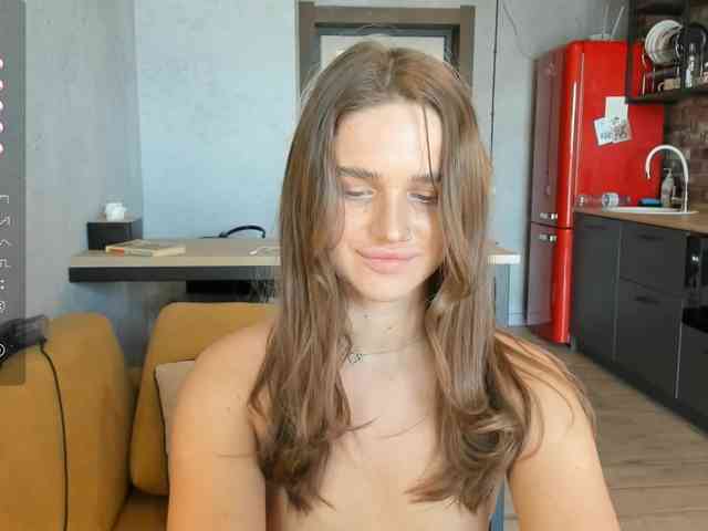 Naomimif webcam
