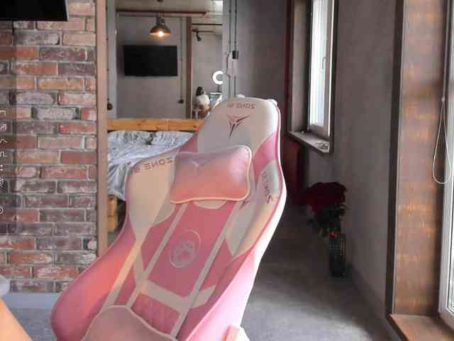 Naomimif webcam