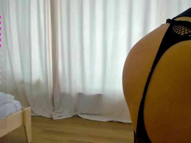 Naomimif webcam