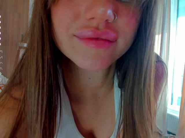 Naomimif webcam