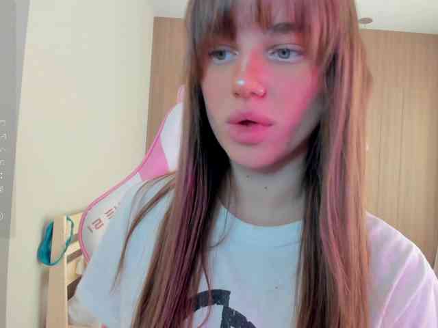 Naomimif webcam