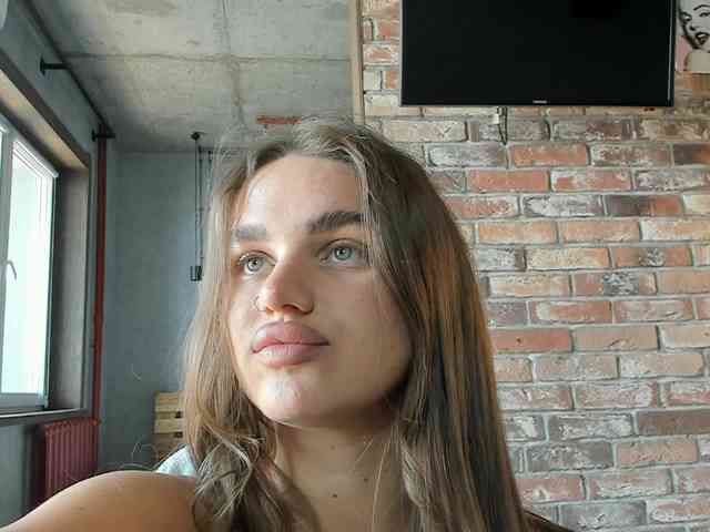 Naomimif webcam