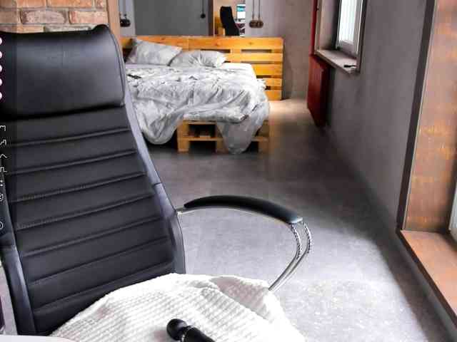 Naomimif webcam