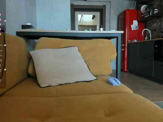 Naomimif webcam