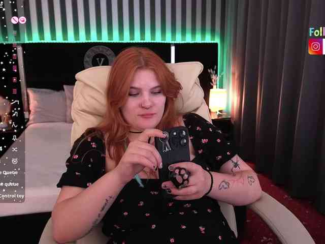 ClumsyNana webcam