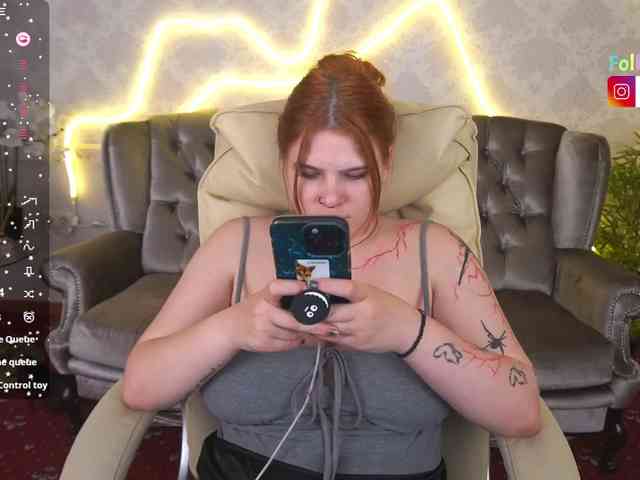 ClumsyNana webcam