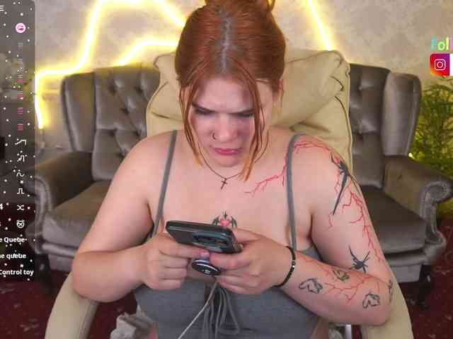 ClumsyNana webcam