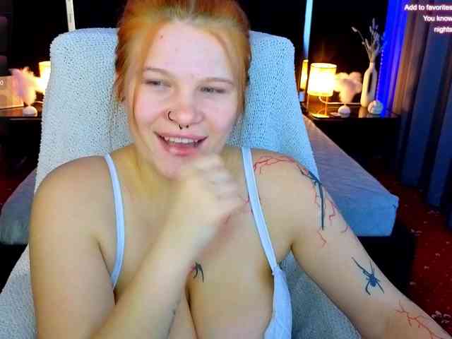 ClumsyNana webcam