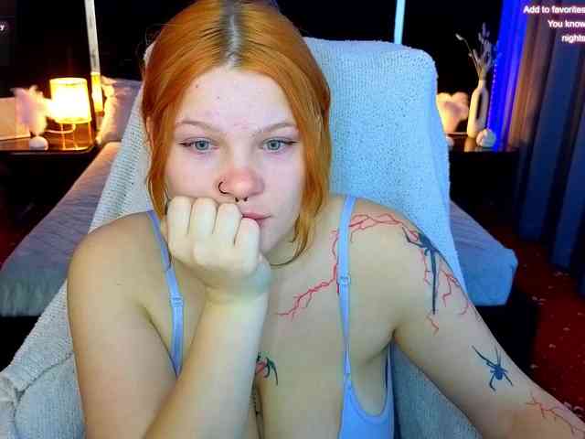 ClumsyNana webcam