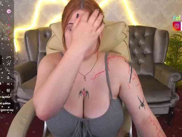 ClumsyNana webcam