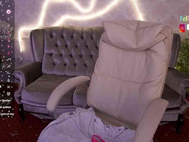 ClumsyNana webcam
