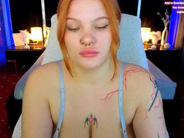 ClumsyNana webcam
