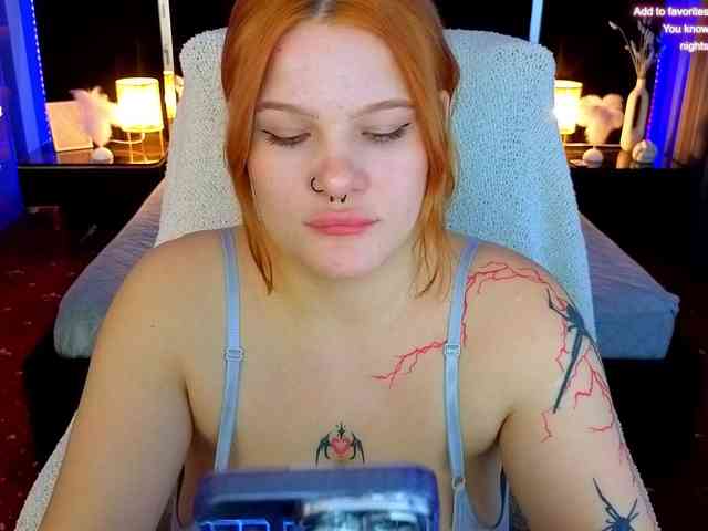 ClumsyNana webcam