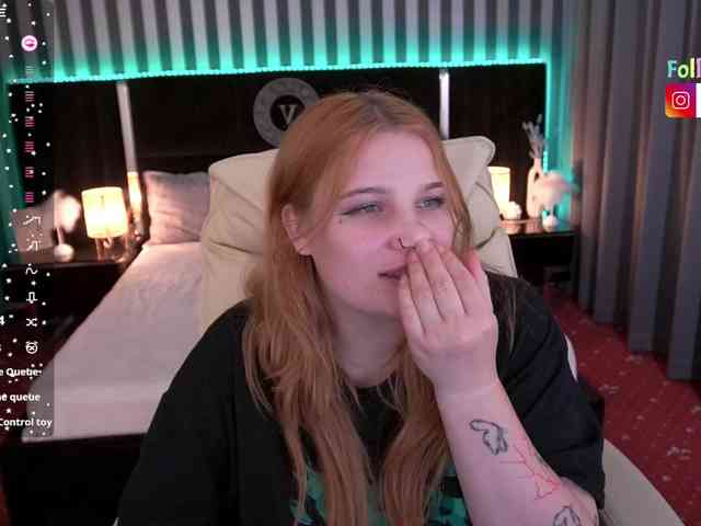 ClumsyNana webcam