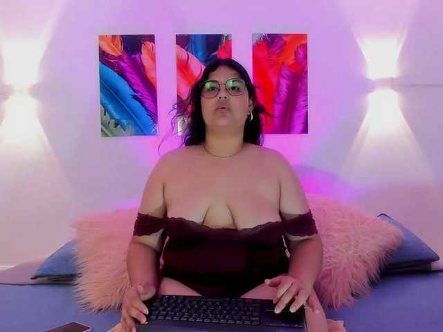  LucyColleen chat room