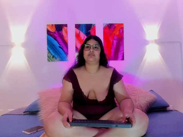  LucyColleen chat room