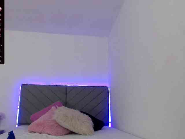 maggie-hills webcam
