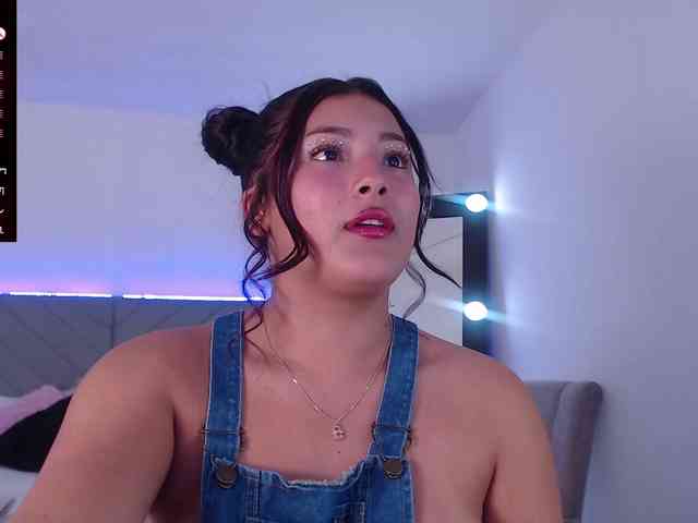 maggie-hills Live Webcam on BongaCams