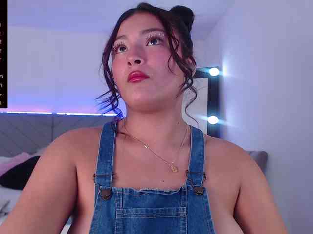 maggie-hills webcam