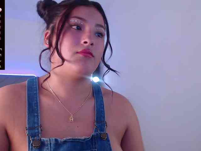 maggie-hills webcam