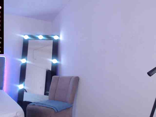 maggie-hills webcam