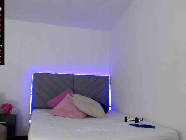 maggie-hills webcam