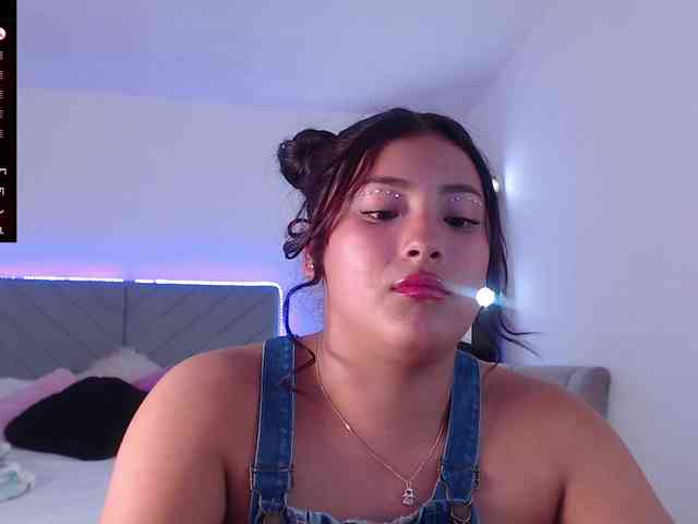 maggie-hills webcam