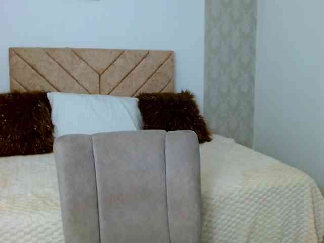 maggie-hills webcam