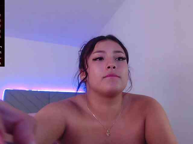 maggie-hills webcam