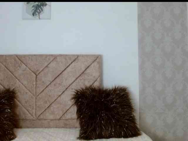 maggie-hills webcam
