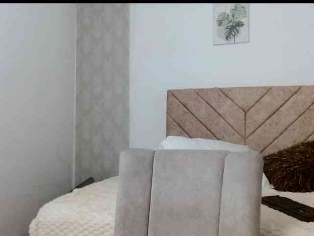 maggie-hills webcam