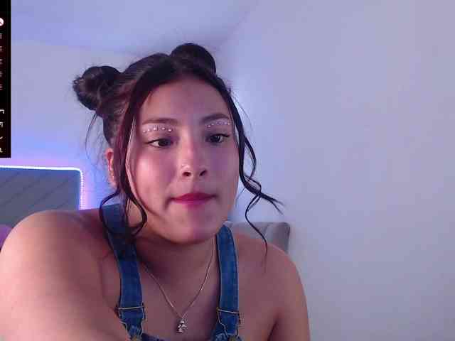 maggie-hills webcam
