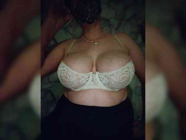 MasseuseLabi webcam