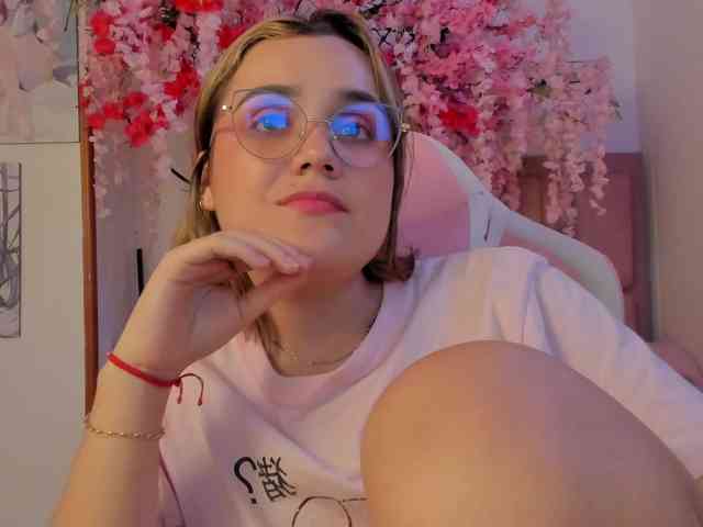 violet-evergarden2 Live Webcam on BongaCams