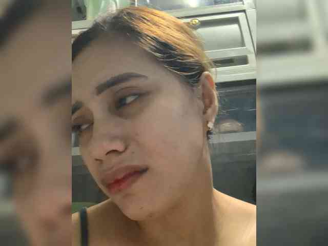 PrettyAsianLover webcam