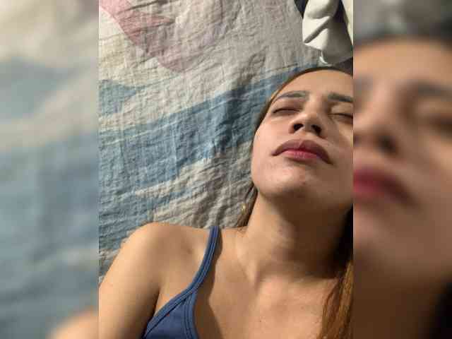 PrettyAsianLover webcam