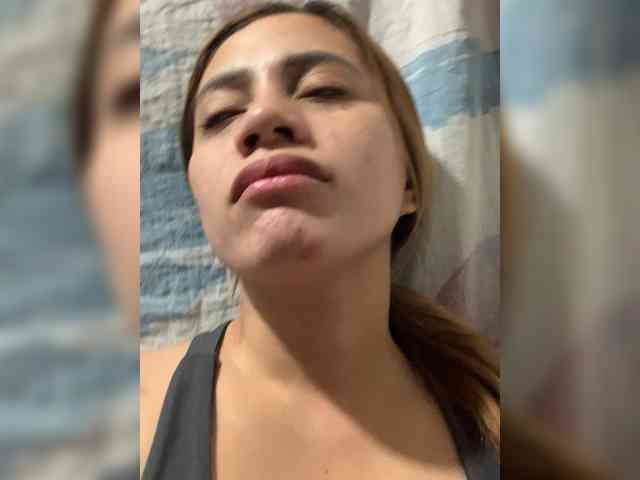 PrettyAsianLover webcam