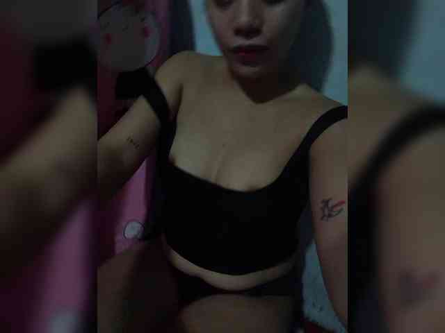 PrettyAsianLover webcam